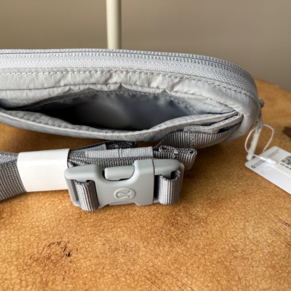 Lululemon Mini Belt Bag - Picture 8 of 8
